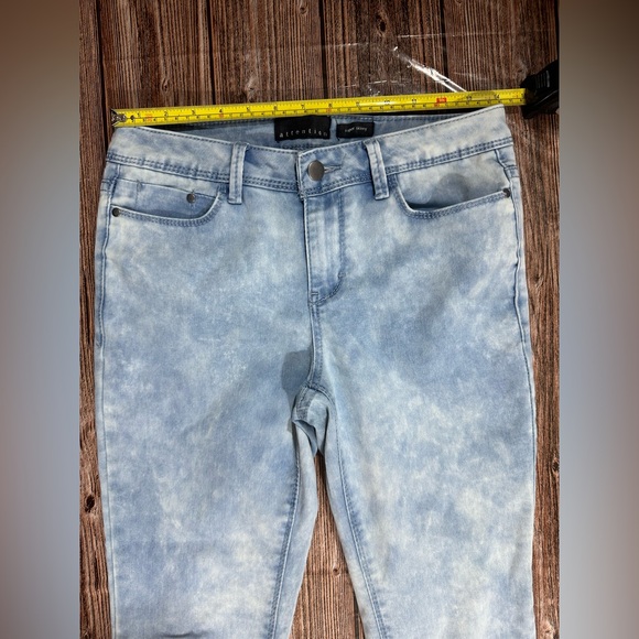 Attention Super Skinny Light Wash Blue Jeans Acid Wash Look Women's Size 4 - Picture 3 of 6